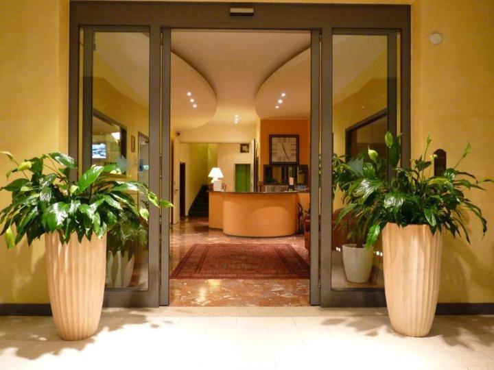 Hotel Gambrinus Lido di Jesolo Exterior foto
