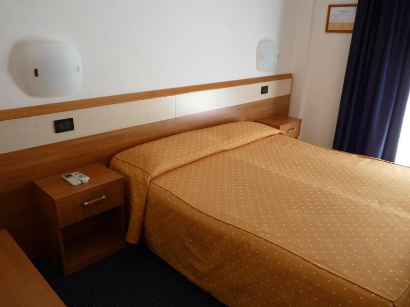 Hotel Gambrinus Lido di Jesolo Habitación foto