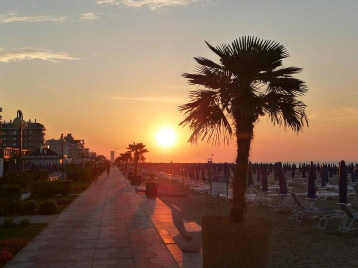 Hotel Gambrinus Lido di Jesolo Exterior foto